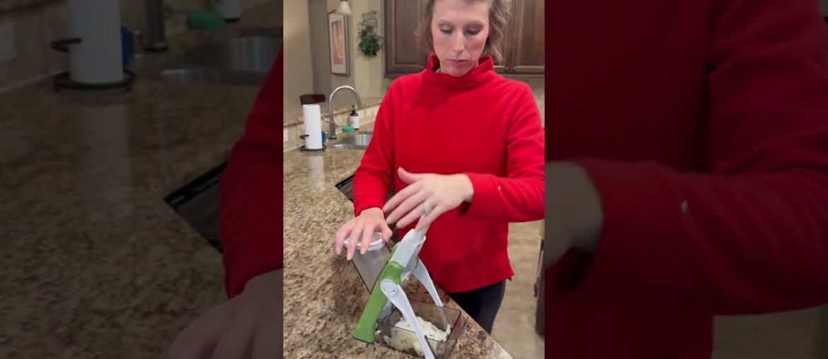 French Onion Pork Chops RECIPE on dinnerin321.com #recipe #dinner #pork #easyrecipe #delicious #yum