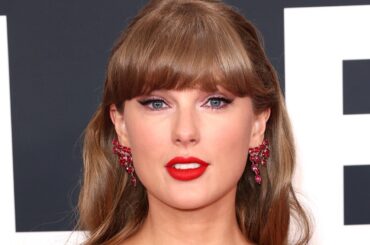 Taylor's Luxurious Super Bowl Suite Has A Mouthwatering Menu