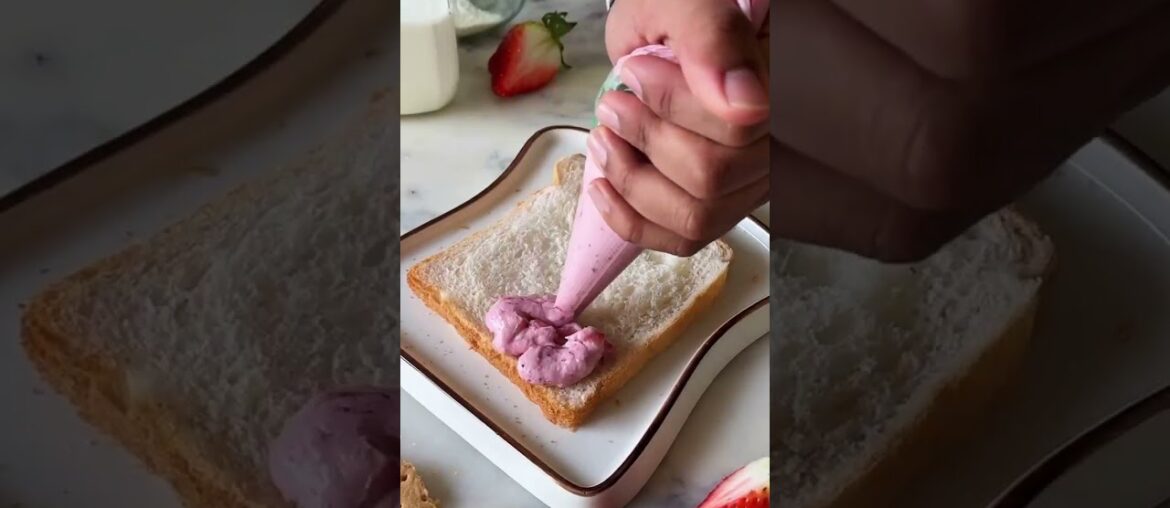 *YUMMIEST* STRAWBERRY CHEESECAKE FRENCH TOAST #shorts *YUMMIEST* STRAWBERRY CHEESECAKE FRENCH TOAST #shorts