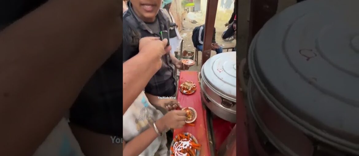 Wow sirf 10 rupay ek plate  momos aur French fries#short