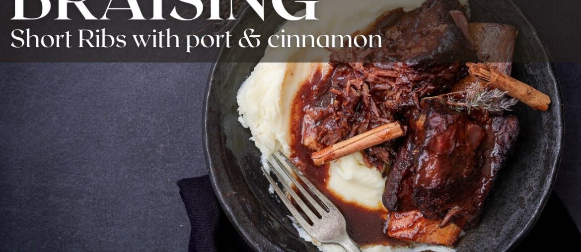The ultimate combination for braising: port wine, cinnamon and star anise. The ultimate combination for braising: port wine, cinnamon and star anise.
