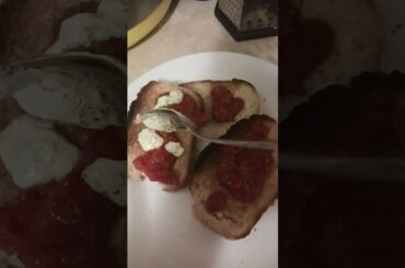 #3 EASY AND FAST PANE TOSTATA CON POMODORO  RICOTTA Toast with Marinara Ricotta Delicious #Cooking