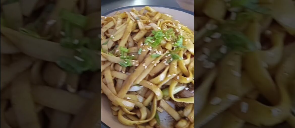 French fries, Yuka, Beef Noodles & Sushi? #pmgk #Peru #noodles French fries, Yuka, Beef Noodles & Sushi? #pmgk #Peru #noodles