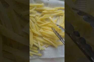 French Fries!! Shoestring style #frenchfries #food #recipes #homecook #fastfood