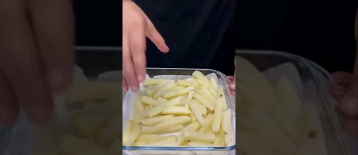 How to make Crispy French Fries with only 2 ingredients!(With French subtitles)! #shorts  #asmr