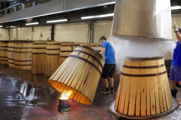 Awesome Way French Coopers Build Gigantic Wine Barrels