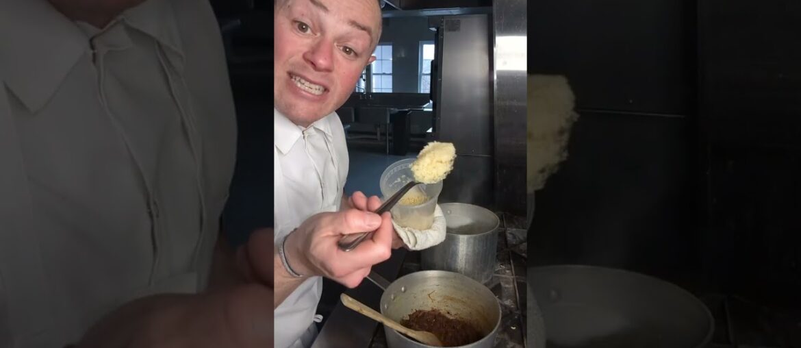 French Onion Mac & Cheese #frenchonionsoup #macandcheese #carmelizedonions #easydinnerideas #pasta French Onion Mac & Cheese #frenchonionsoup #macandcheese #carmelizedonions #easydinnerideas #pasta