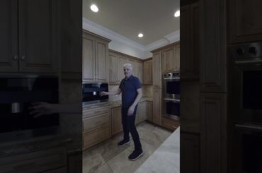 High-End Appliances Make this Italian Villa a Gourmet Dream