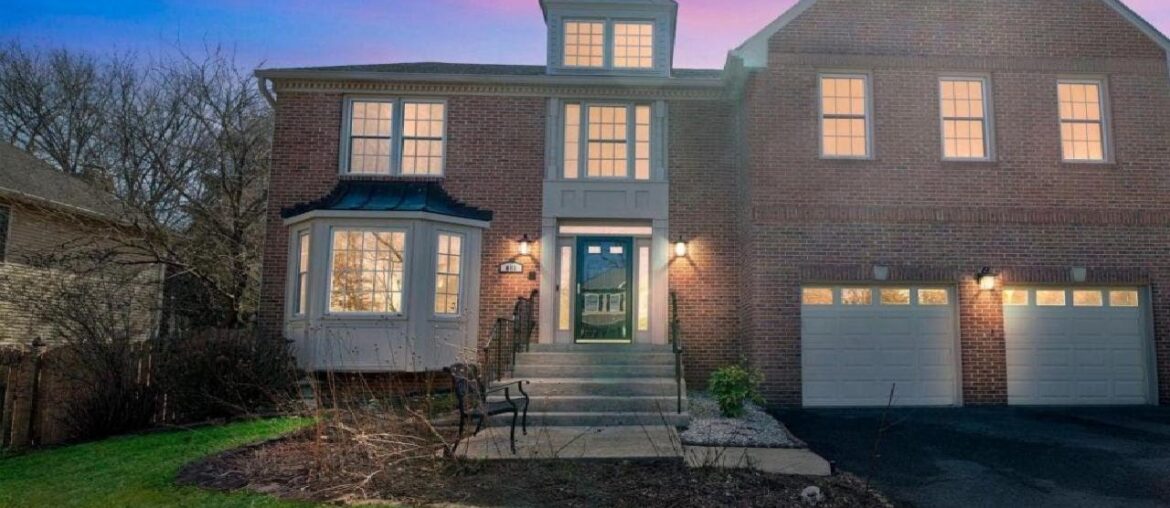 440 WEST STREET NW, VIENNA, VA Presented by The Redux Group.