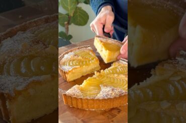 PEAR BOURDALOUE #pear #almond #tart #french #sweet #dessert