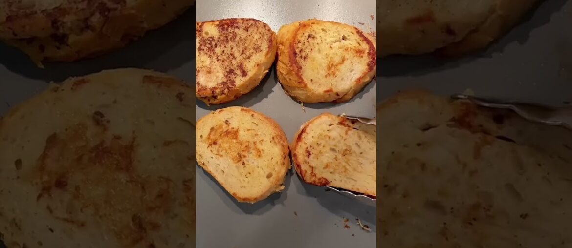 Delicious french toast with berries #frenchtoast #griddle #simplerecipe