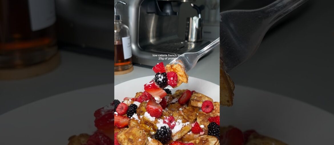 high protein, low calorie french toast! #weightloss #recipe #healthydiet #caloriedeficit