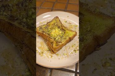 French pistachio toast hack  #satisfying#recipe#lifehacks#dessert#toast