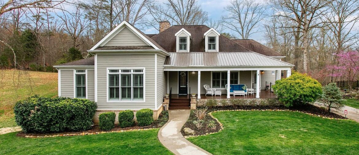 175 Conkinnon Dr. | Located in the desirable Conkinnon Pointe near Fort Loudon Lake