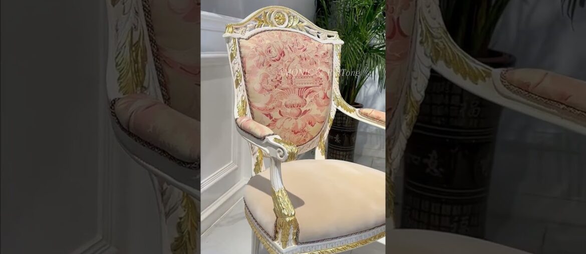 This French-style dining table by Ruitong is made for slow breakfasts and long conversations.#amonic