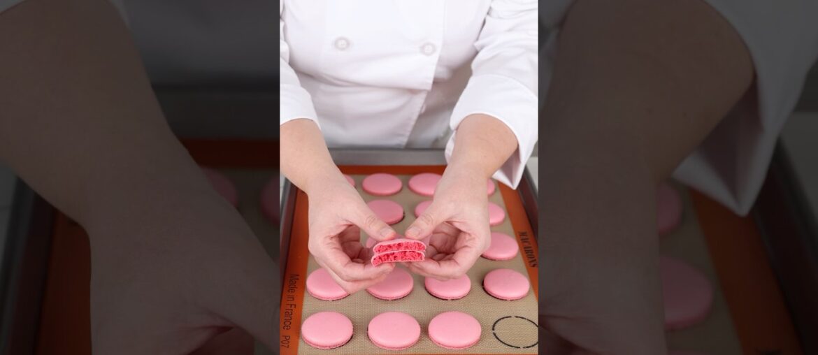 French meringue macarons #frenchmacarons #macarons #recipes #baking #bakingtips #cookies #food