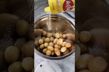 PERFECTLY CRISPY SMASHED ROASTED POTATOES