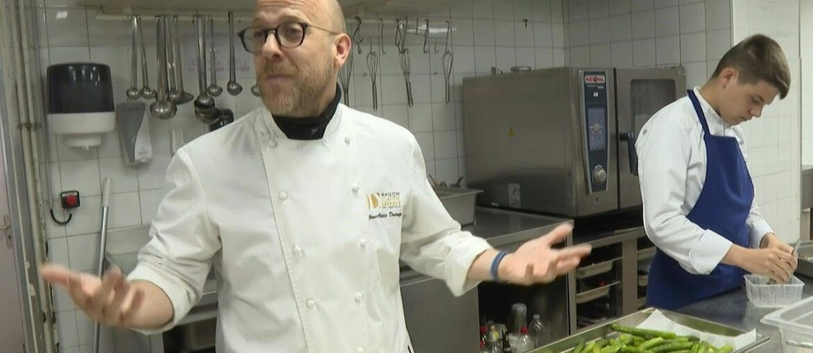 French restaurant drops Michelin star to attract more customers | AFP