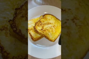 Easy French toast #foryou #cooking #food #cookingfood #frenchtoast #youtubeshorts #youtube #recipe