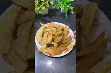 French fries ke chakkar me log inhe banana bhool hi gye hain.. #recipe #food #ytshorts #shorts