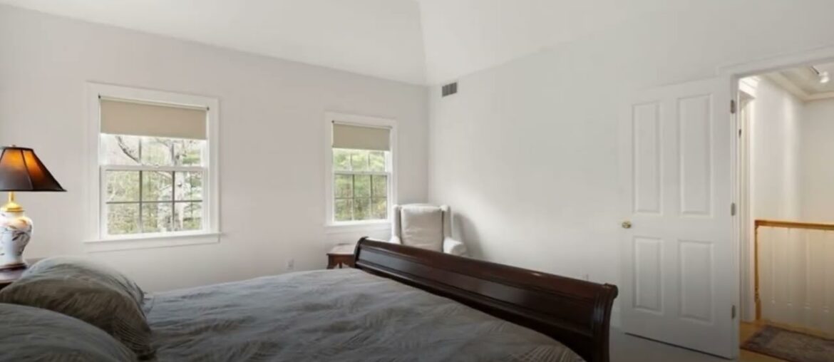 5 Powisset Street, Dover, MA 02030 5 Powisset Street, Dover, MA 02030