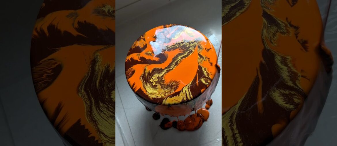 #toronto get these French Mousse Cakes with a shiny Mirror Glaze at www.prettylittlelayerstoronto.ca