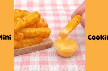 How To Make Miniature Crispy French Fries & Cheese Sauce