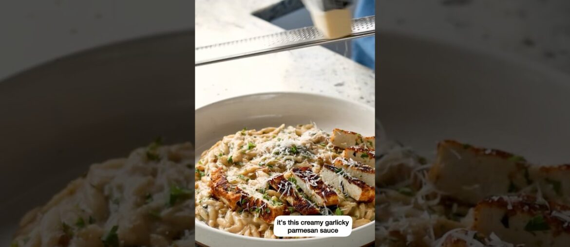 The Creamiest Garlic Parmesan sauce with Pan seared Smoky Tofu #shorts #pasta #orzo #garlicparmesan
