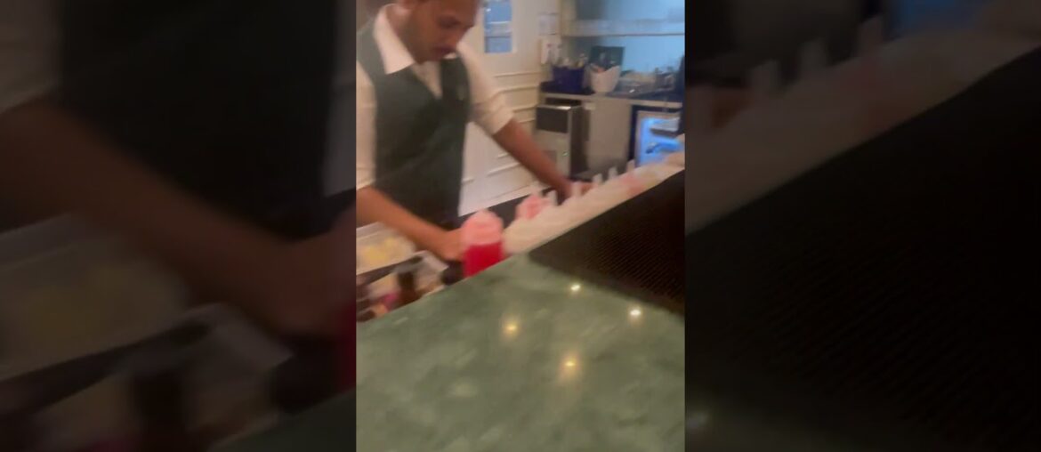 #frenchwine #french #alcohol #drinklovers #restaurantstyle #shortvideo #shots #viralvideo