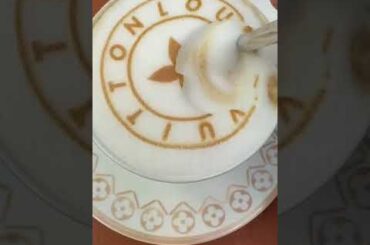 Il nuovo Negozio Louis Vuitton di Milano. Sabe quanto costa un cappuccino?