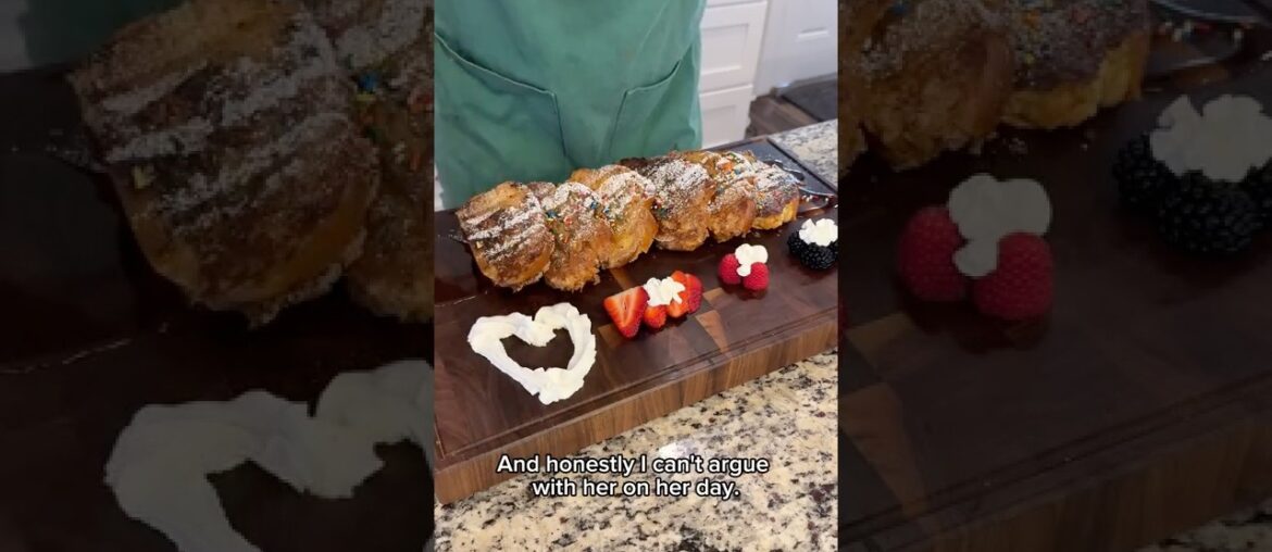 Give yourself a break from time-consuming recipes with this 3-ingredient ice cream French toast!