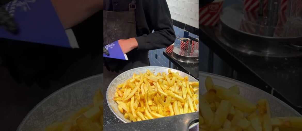 Life me aise french fries kabhi try nahi kare honge #frenchfries #foodie #streetfoodindia #burger