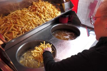 Pommes-Liebe nach Belgischer Art | Street Food Berlin Germany