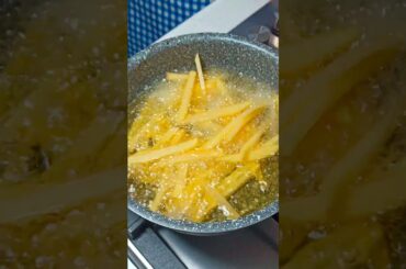 Perfectly Crispy French Fries | Sizzling Cooking Sounds#shorts #recipe  #food #cooking