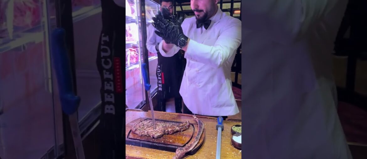 Salt Bae in French  #food #steak #streetfood #french #beefcuttingskills #beefcutlet