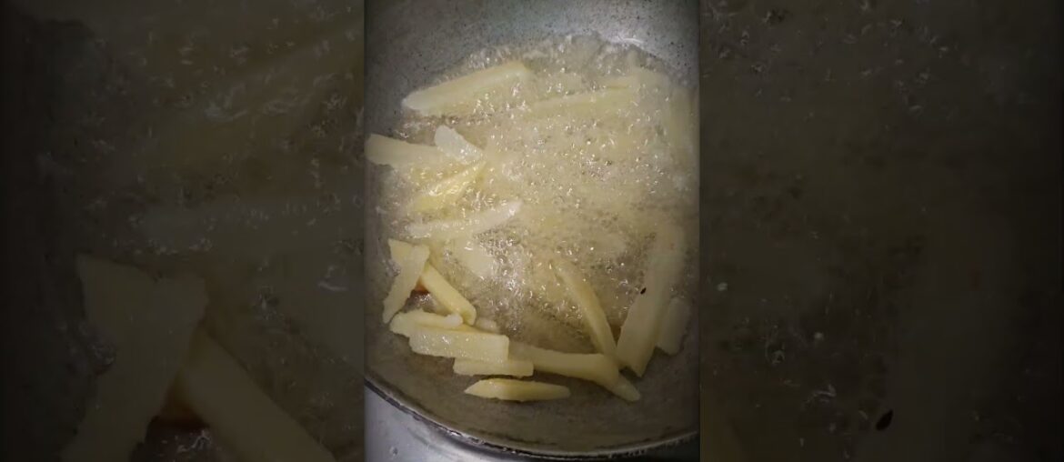 FRENCH FRIES IN RAINY WEATHER #food #1ksubscribers #ytshorts #viralshorts