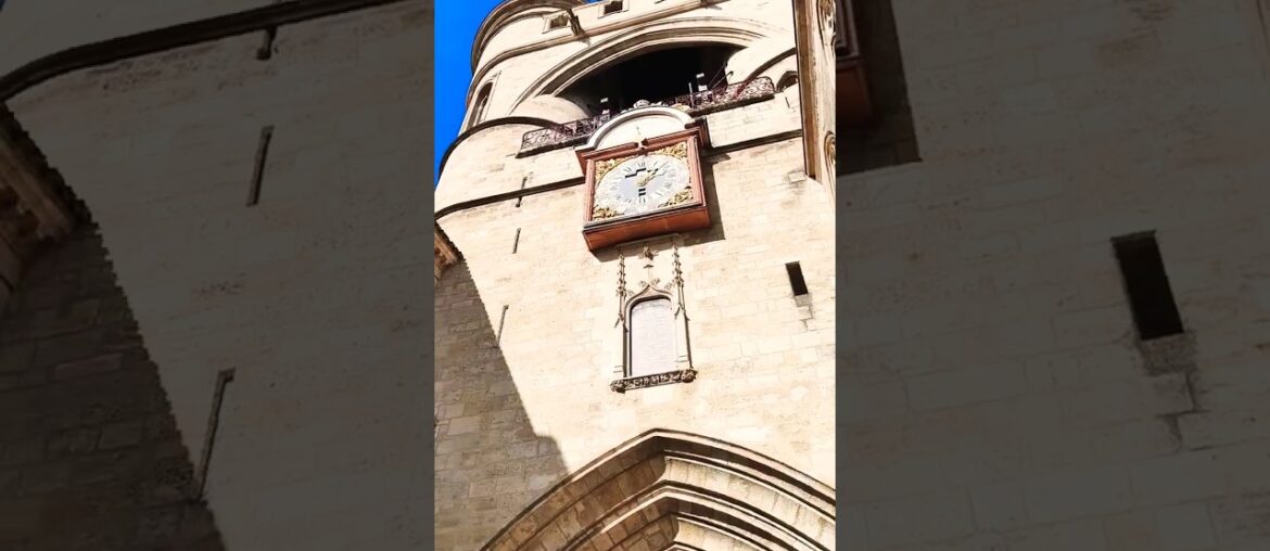 In the historical streets of Bordeaux. #france #europe #spring #summer #travel #holiday #vacation
