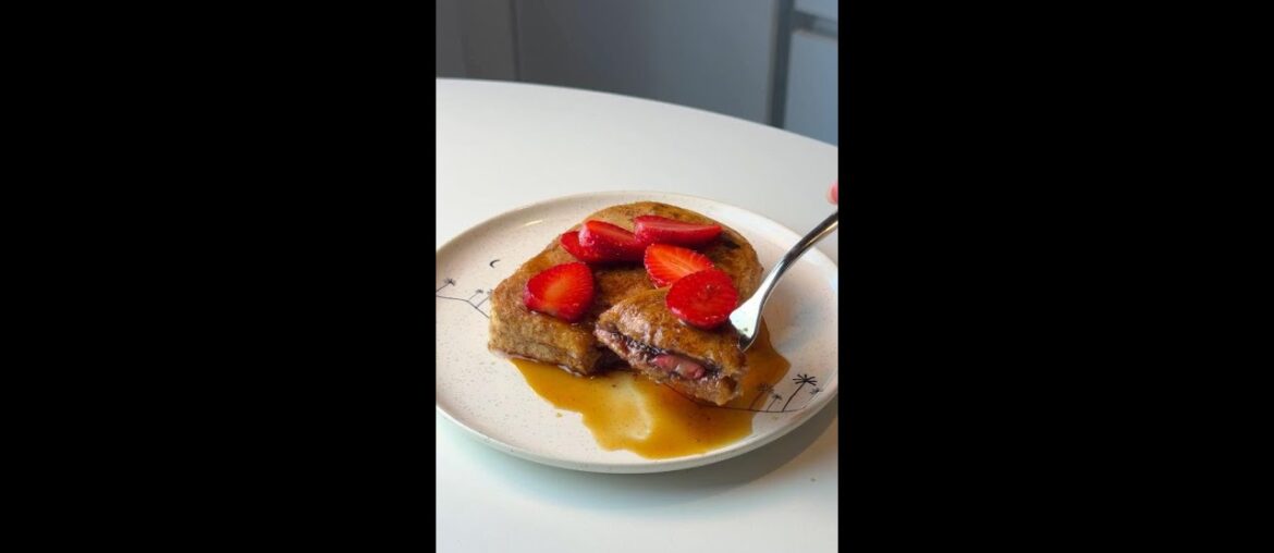 French toast con crema al cioccolato e fragole French toast con crema al cioccolato e fragole