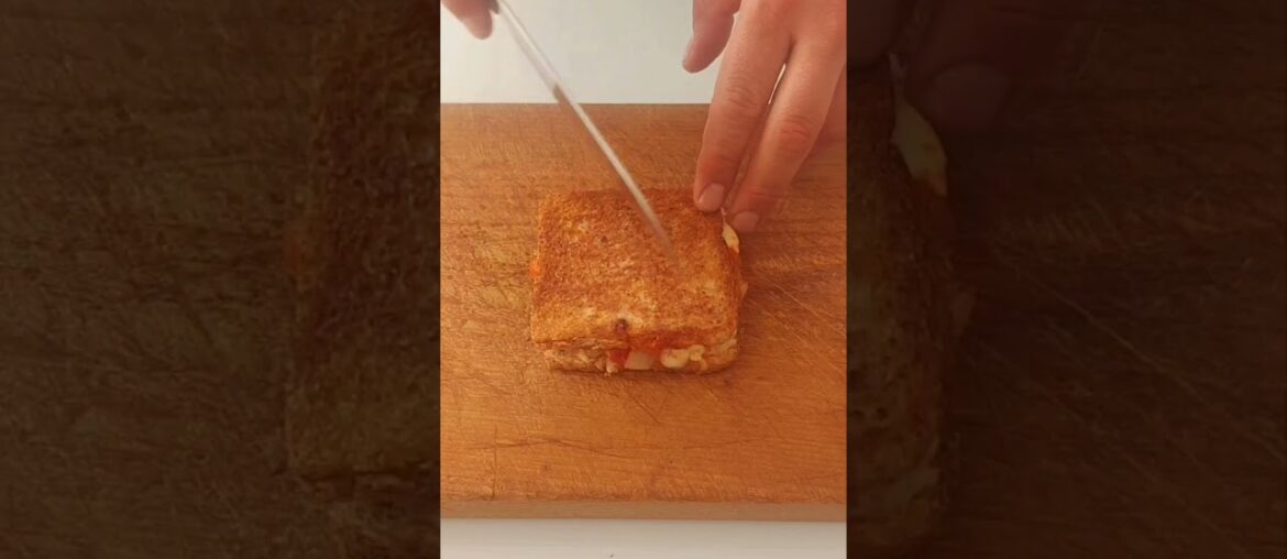 French Toast With Peppers ,Onion , Garlic ,Chesse,Ajvar And Wine