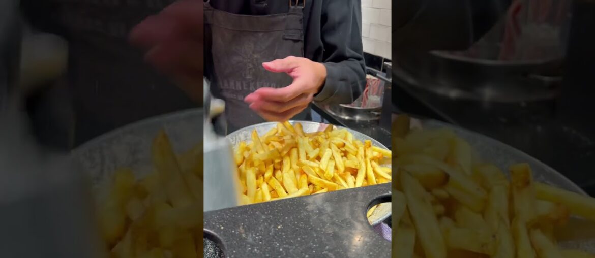 Cheesiest french fries in the world #frenchfries #foodie #streetfood #cheese