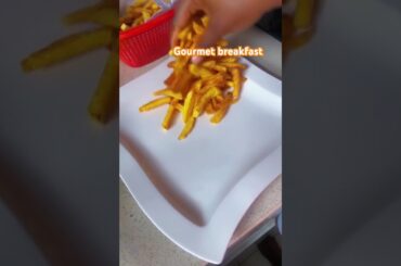 How to make scrambled eggs with potato chips,Gourmet breakfast  #food #cookingchannel #shortvideo