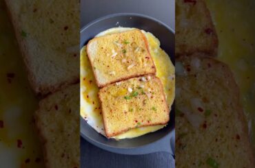 One Pan Egg Toast | Easy Breakfast Egg Sandwich Hack #shorts #youtubeshorts #shortsfeed #sandwich
