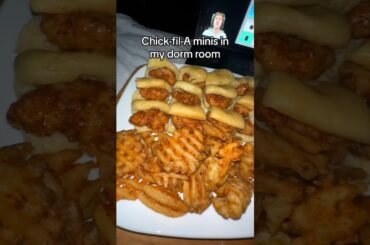 Chick-fil-A chicken minis in my dorm room #shorts