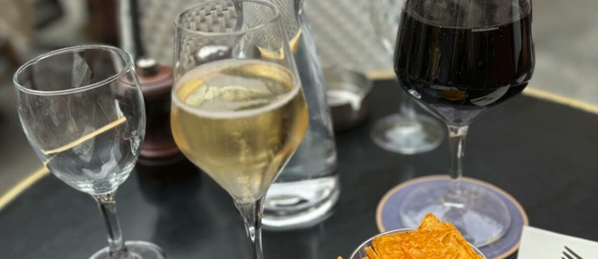 Dining Parisienne Style