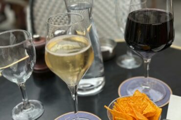 Dining Parisienne Style