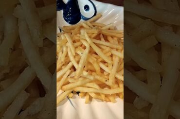 French fries with Mejillones! #tinnedfish #cannedfish #sardines #gourmet #mussels #seafood