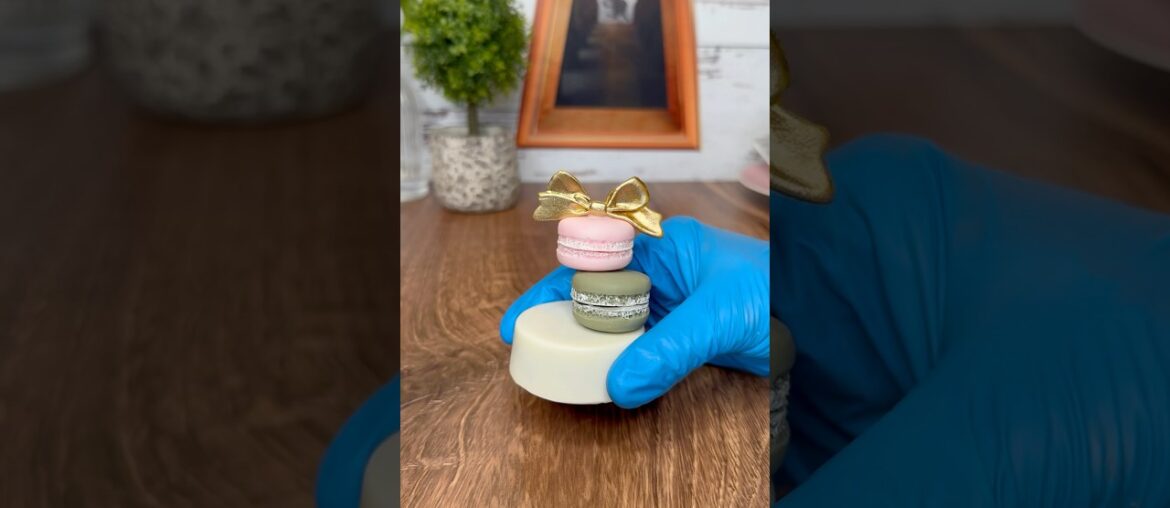 French macaron? Nope, it’s chocolate! #howto #diy #fyp #macaron #tutorial