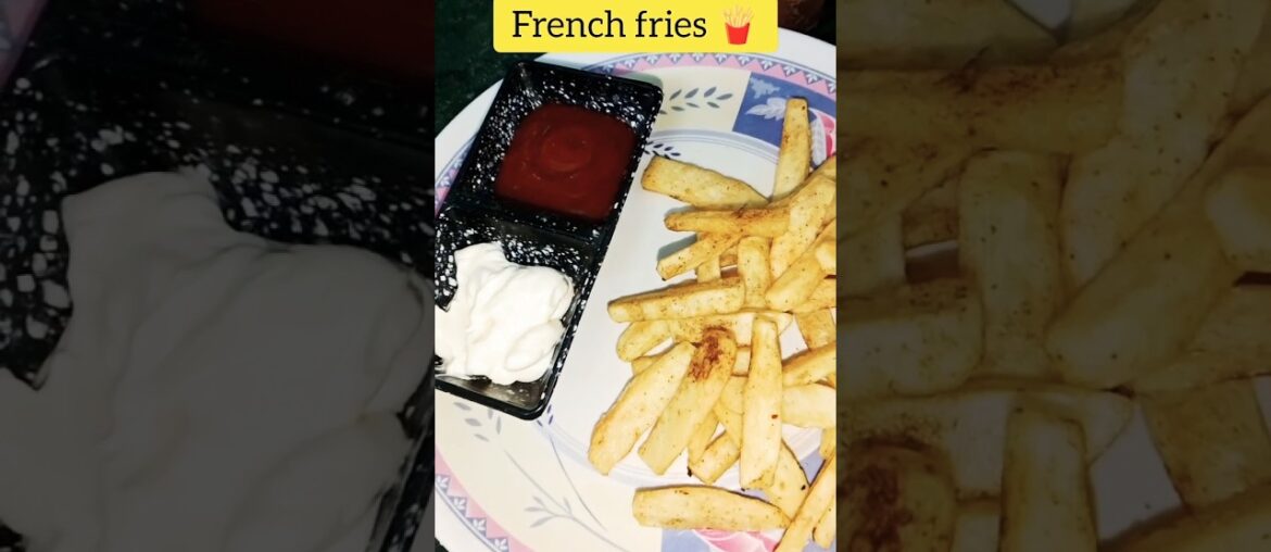 Aj mai ne bnaye simple and crispy  french fries #shortfeed #extrafries #recipe #easyrecipe