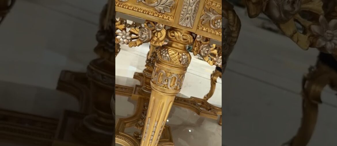 Zoom in on every refined detail of this French dining set