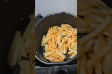 french fries #youtubeshorts #food #recipe #viralvideo #frenchfries #airfryer #trendingshorts